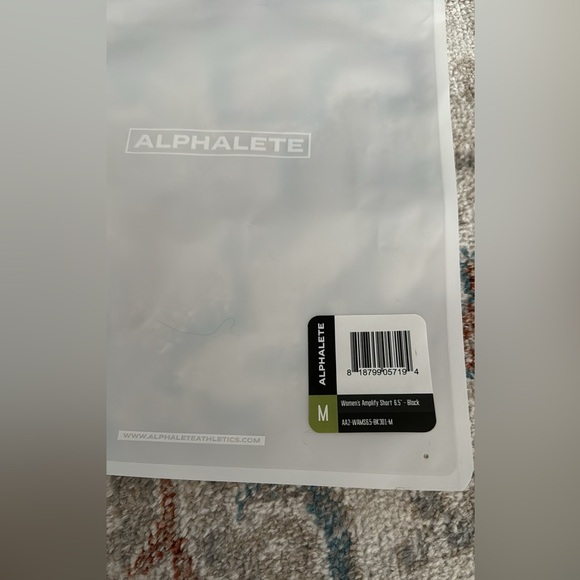 NWT ALPHALETE Aurora shorts porcelain size medium - Picture 2 of 6